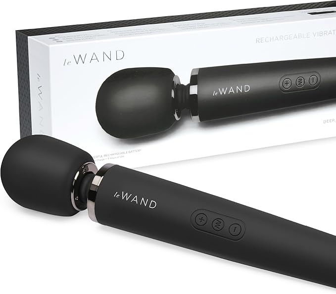Le Wand Rechargeable Vibrating Massager in Black