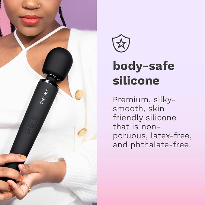 Le Wand Rechargeable Vibrating Massager in Black