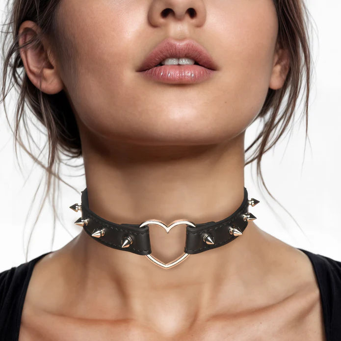 Master Series Spiked Heart Choker Black