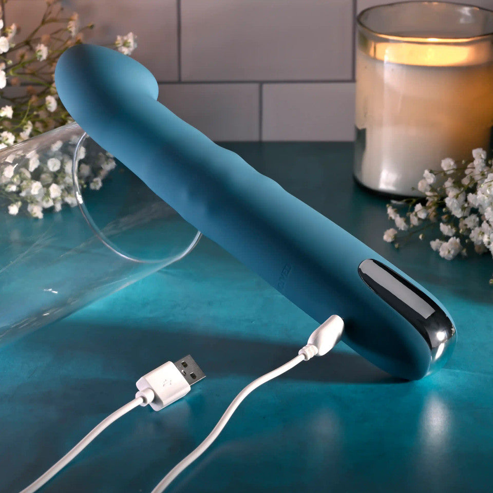 Queen of all Trades Thrusting Vibrator