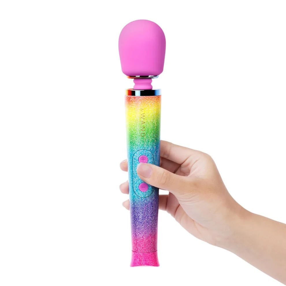 Le Wand Petite Rechargeable Massager in Rainbow Ombre