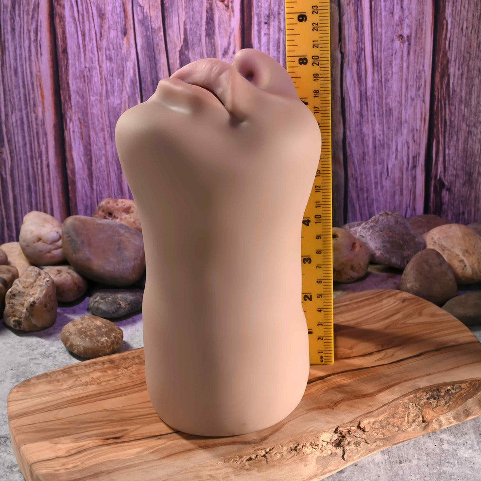 Riley Reid Movie & Realistic Kiss & Tell Stroker