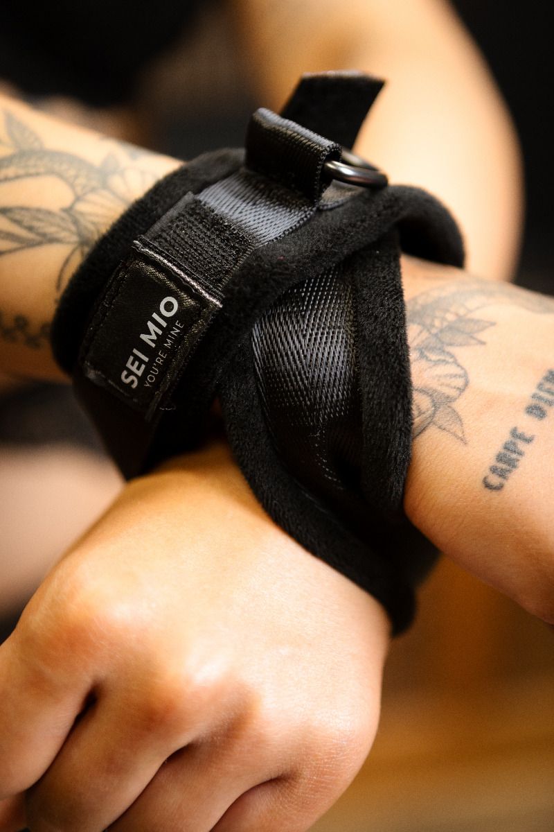 Over-Wrap Cross Cuff Restraints
